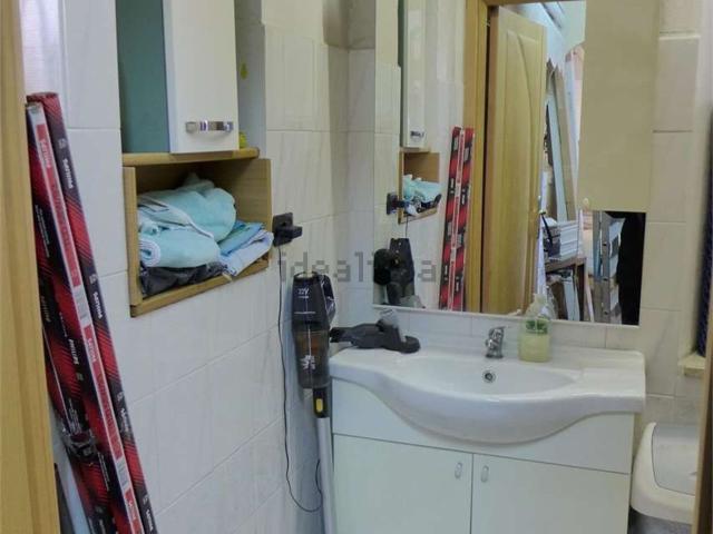 Locale Commerciale in affitto a Castelletto, Abbiategrasso