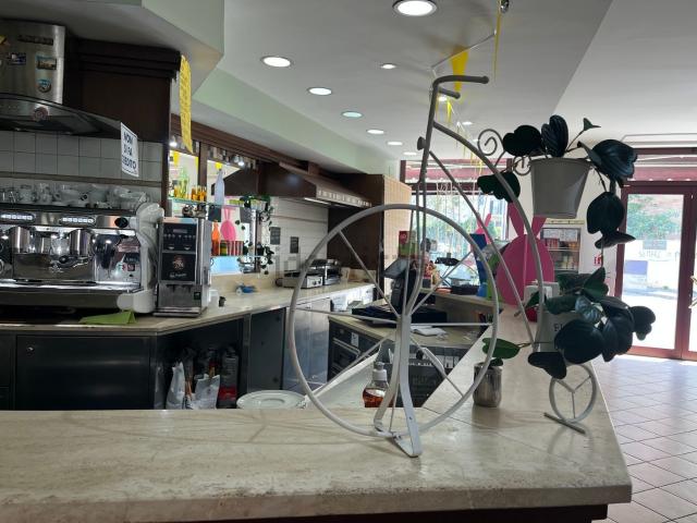Locale Commerciale in affitto a Livorno, Toscana