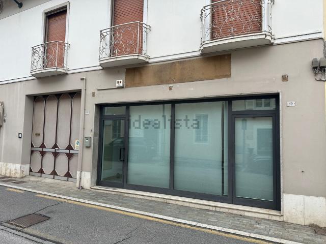 Locale Commerciale in affitto a Pralboino, Lombardia
