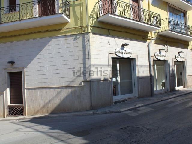 Locale Commerciale in affitto a Puglia, Barletta-andria-trani