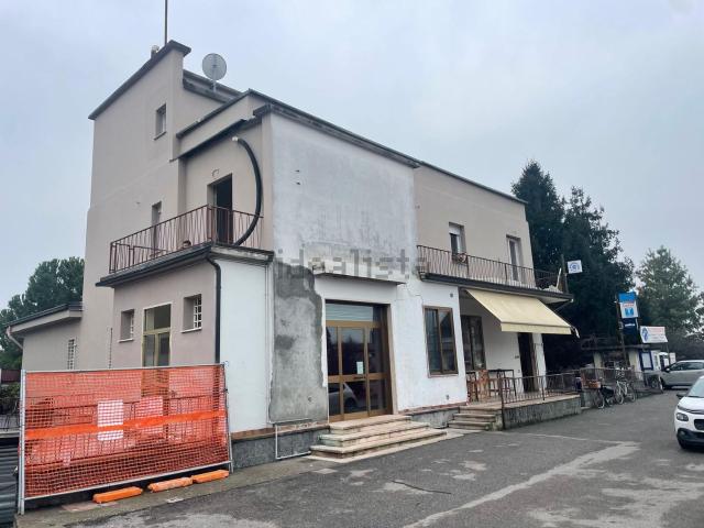 Locale Commerciale in affitto a Chiari, Lombardia