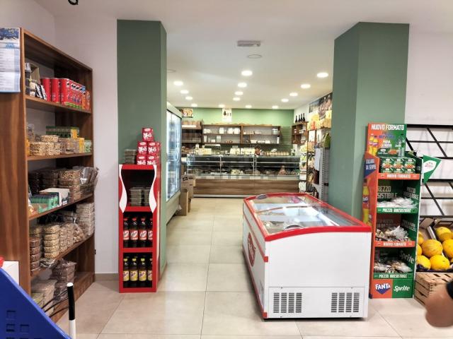 Locale Commerciale in affitto a Cinisi, Sicilia