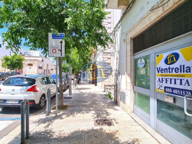 Locale Commerciale in affitto a Puglia, Bari