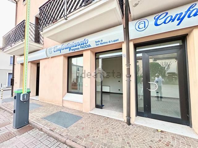 Locale Commerciale in affitto a San Martino Di Lupari, Veneto