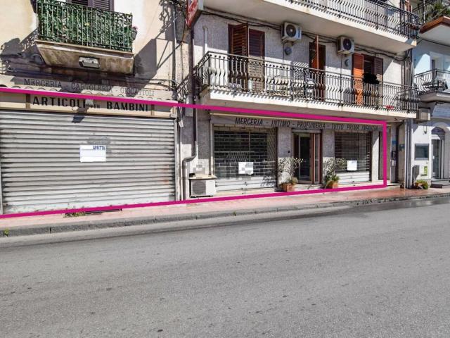 Locale Commerciale in affitto a Chianchitta, Giardini Naxos