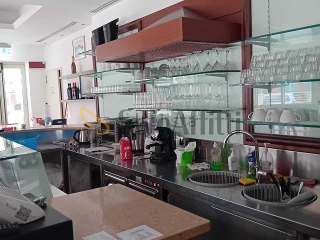 Locale Commerciale in affitto a Rimini, Reggio Emilia