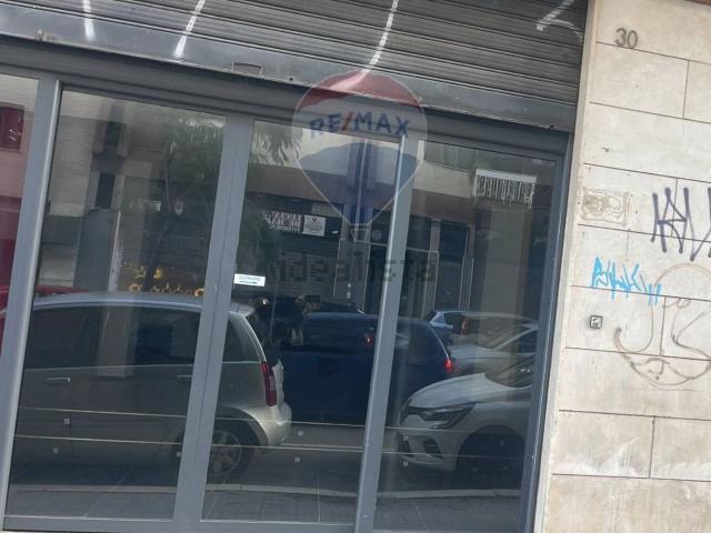 Locale Commerciale in affitto a Puglia, Bari