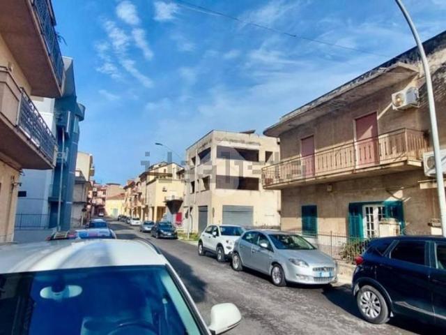 Locale Commerciale in affitto a Partinico, Sicilia