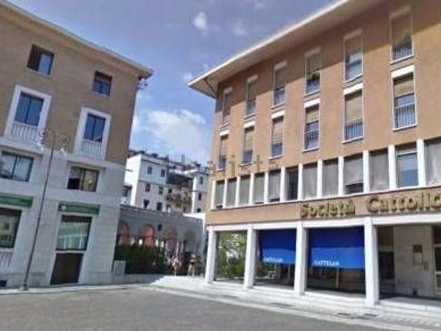 Locale Commerciale in affitto a Borgo Poscolle, Reana Del Roiale