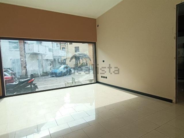 Locale Commerciale in affitto a Unione Comuni Basiano Masate, Basiano