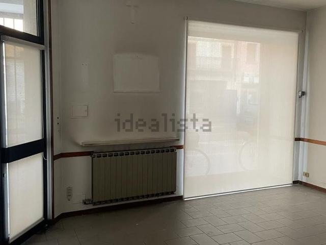 Locale Commerciale in affitto a Isola Della Scala, Veneto