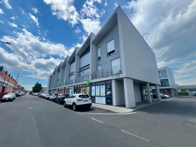 Locale Commerciale in affitto a San Faustino-Madonnina-Quattroville, Modena