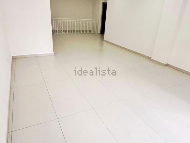 Locale Commerciale in affitto a Trentola, Campania