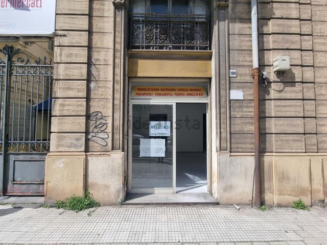 Locale Commerciale in affitto a IV Circoscrizione, Messina