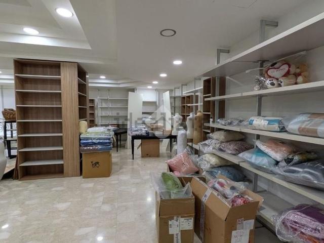 Locale Commerciale in affitto a Monticella, Conegliano