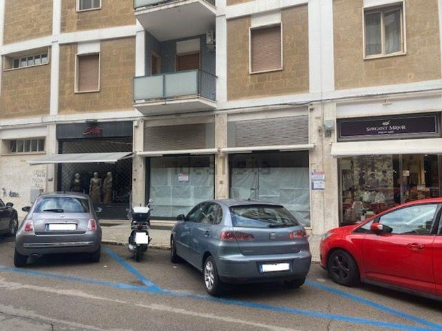 Locale Commerciale in affitto a Puglia, Lecce