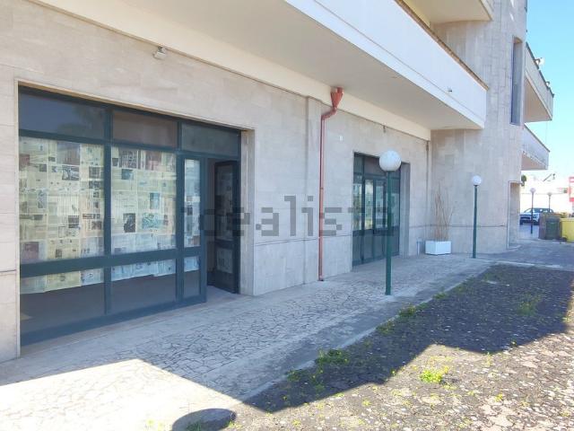 Locale Commerciale in affitto a Puglia, Lecce