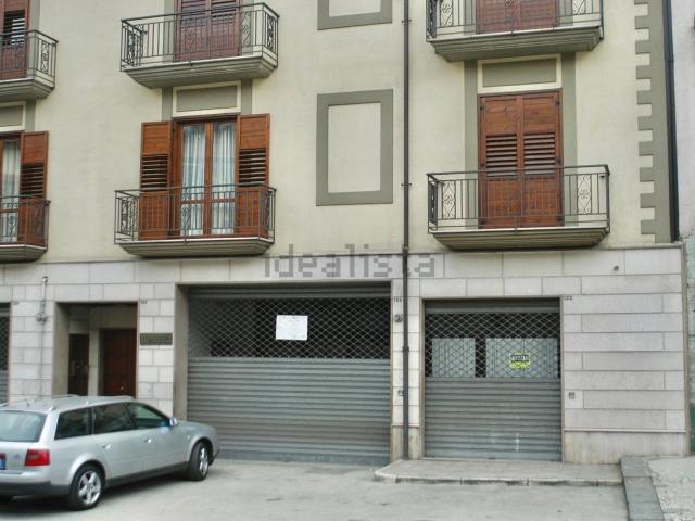 Locale Commerciale in affitto a Avellino, Campania