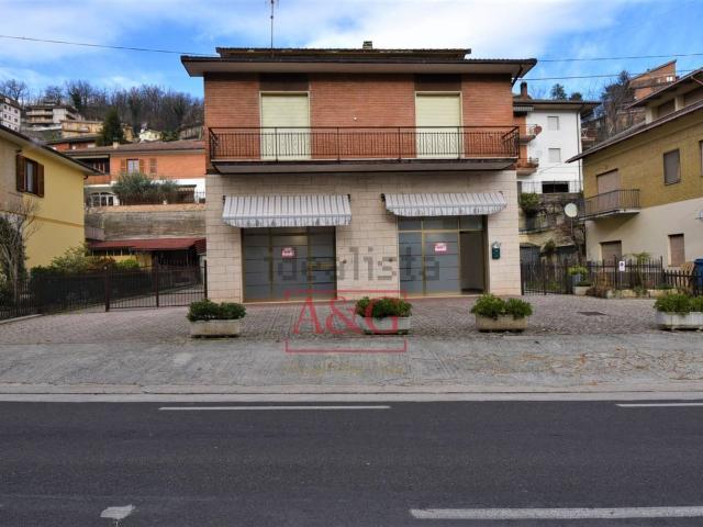 Locale Commerciale in affitto a Piandicontro I, Marche