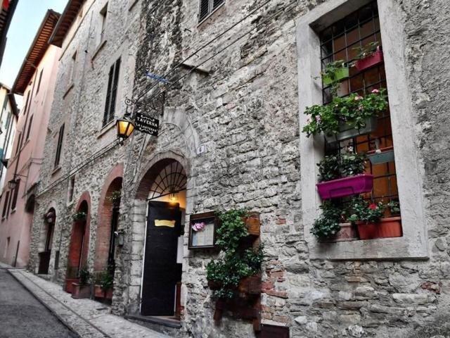Locale Commerciale in affitto a Spoleto, Umbria