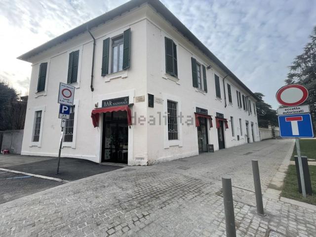 Locale Commerciale in affitto a Lucernate, Rho