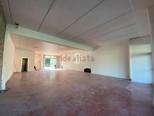 Locale Commerciale in affitto a Re, Reggio Emilia