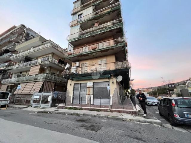 Locale Commerciale in affitto a Camaldoli, Pianura