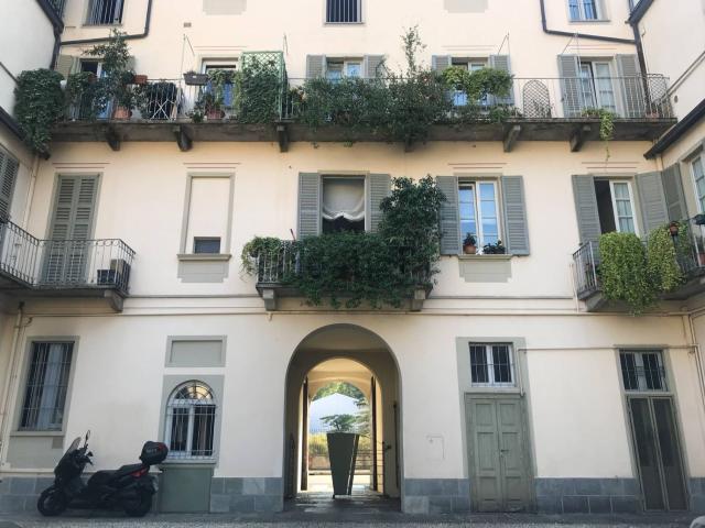 Locale Commerciale in affitto a Biumo Superiore, Varese