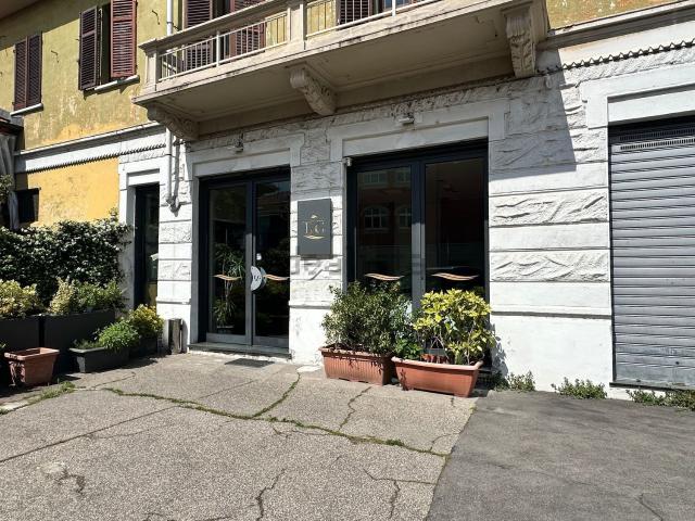 Locale Commerciale in affitto a Bertolla, Piemonte