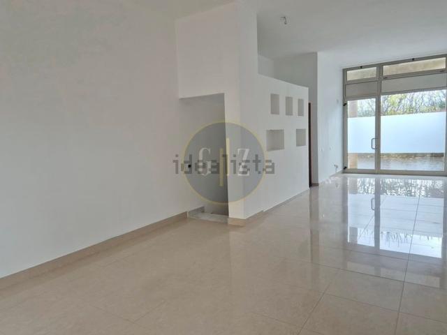 Locale Commerciale in affitto a Puglia, Lecce
