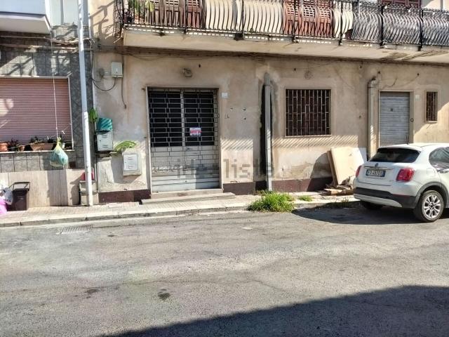 Locale Commerciale in affitto a Avola, Sicilia
