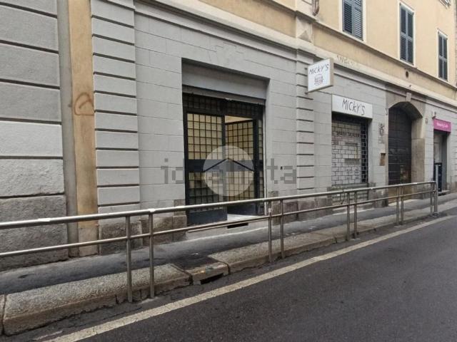 Locale Commerciale in affitto a Municipio 6, Milano