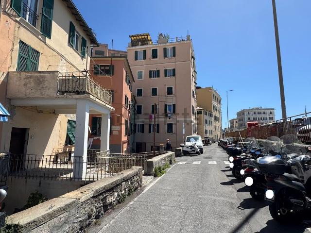 Locale Commerciale in affitto a Levante, Serra Riccò