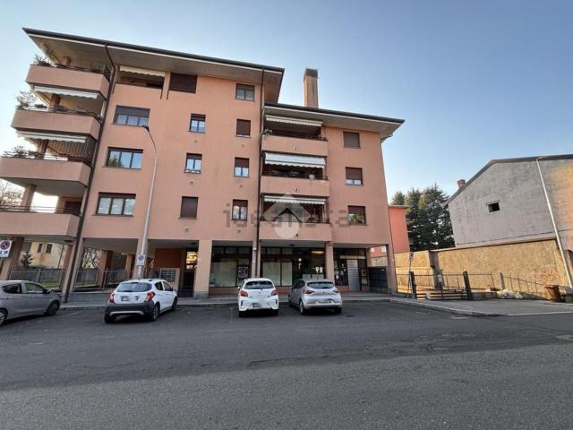 Locale Commerciale in affitto a Oltrestazione, Legnano