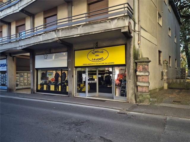 Locale Commerciale in affitto a Cascina del Pè, Faloppio