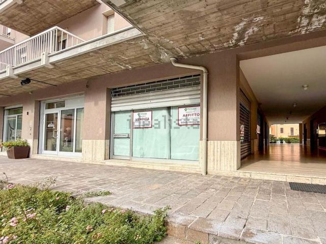 Locale Commerciale in affitto a Comunità montana della Valle Sabbia, Vestone