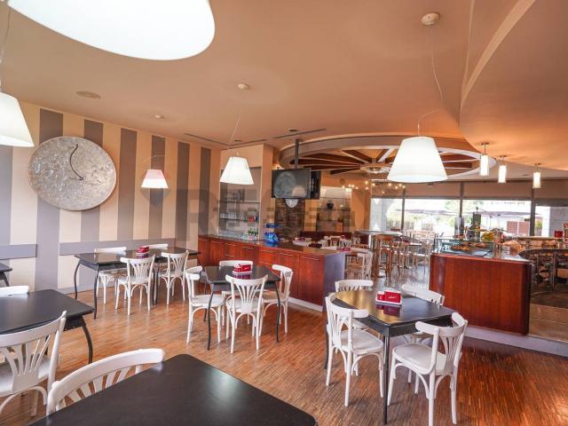 Locale Commerciale in affitto a Madone, Lombardia