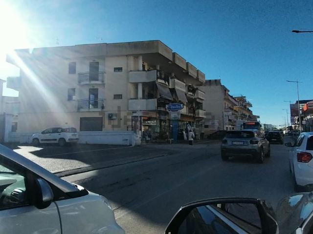 Locale Commerciale in affitto a San Marcellino, Campania