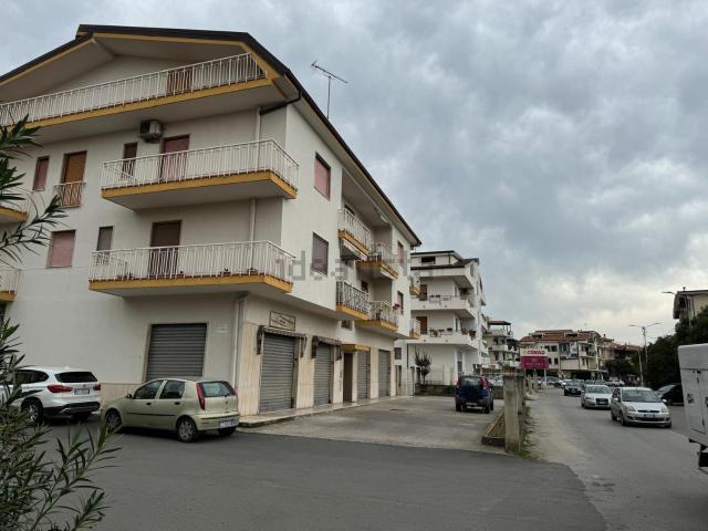 Locale Commerciale in affitto a Vibo Marina, Calabria