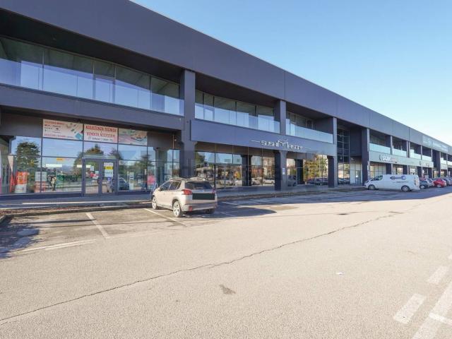 Locale Commerciale in affitto a Boltiere, Lombardia