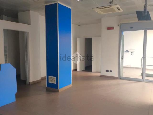 Locale Commerciale in affitto a Piemonte, Alessandria