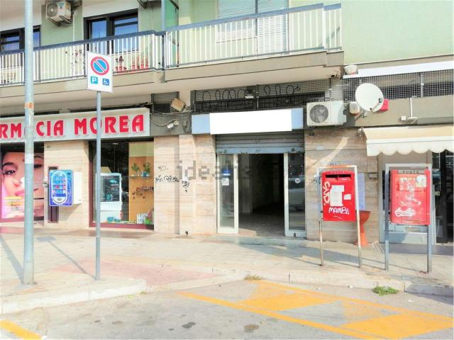Locale Commerciale in affitto a Puglia, Bari