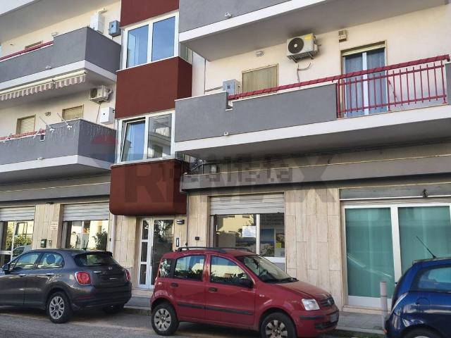 Locale Commerciale in affitto a Puglia, Bari