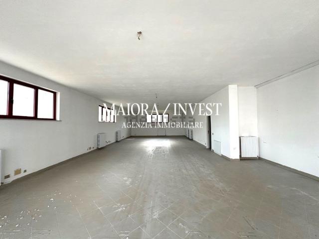 Locale Commerciale in affitto a Unione dei Comuni della Val Vibrata, Martinsicuro