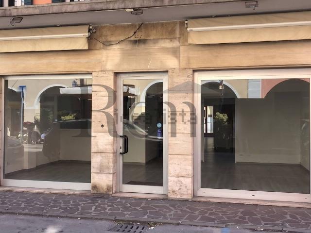 Locale Commerciale in affitto a San Zeno, Treviso
