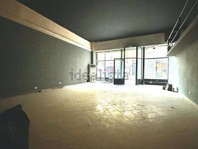Locale Commerciale in affitto a Piemonte, Alessandria