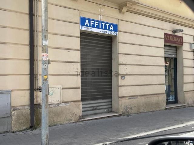 Locale Commerciale in affitto a Piano Morra, Benevento