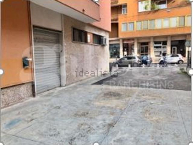 Locale Commerciale in affitto a Verona, Borgo Trento