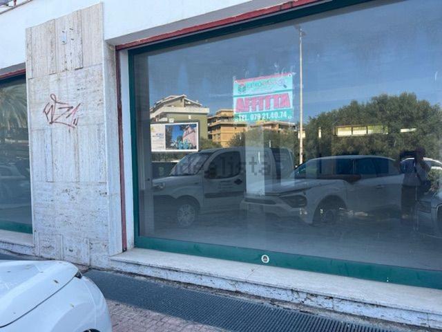 Locale Commerciale in affitto a Monserrato, Cala Di Volpe