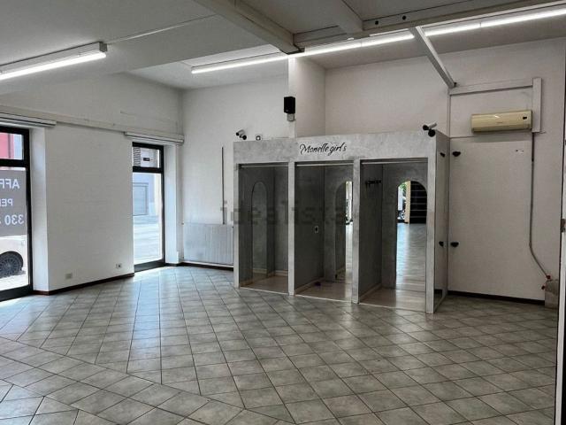 Locale Commerciale in affitto a Lonigo, Veneto